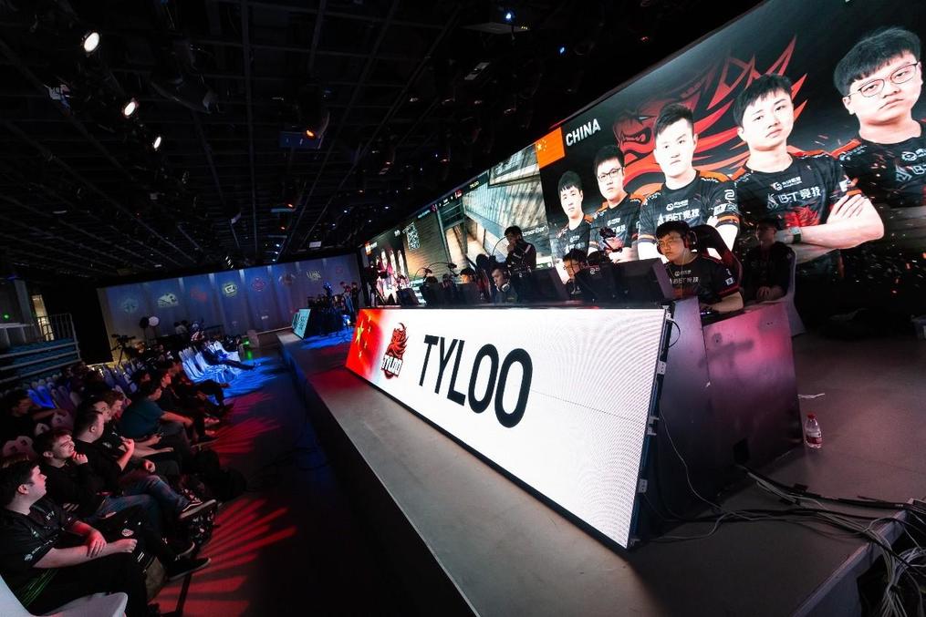 CSGO新旧皮肤展示：体验差异与个性选择