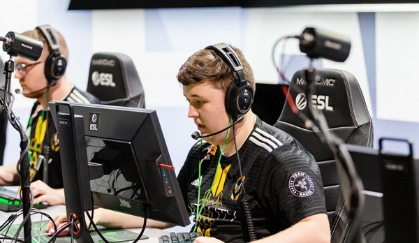 CSGO 买饰品交易平台：价格比较